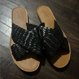Universal Thread Black Woven Sandals